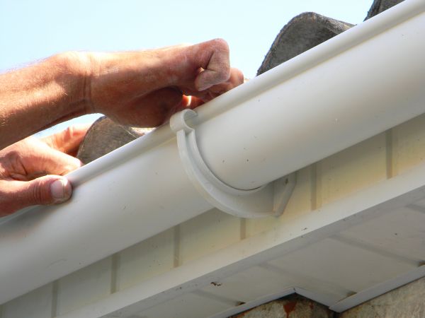 Plastic Gutter Repair in Missouri City